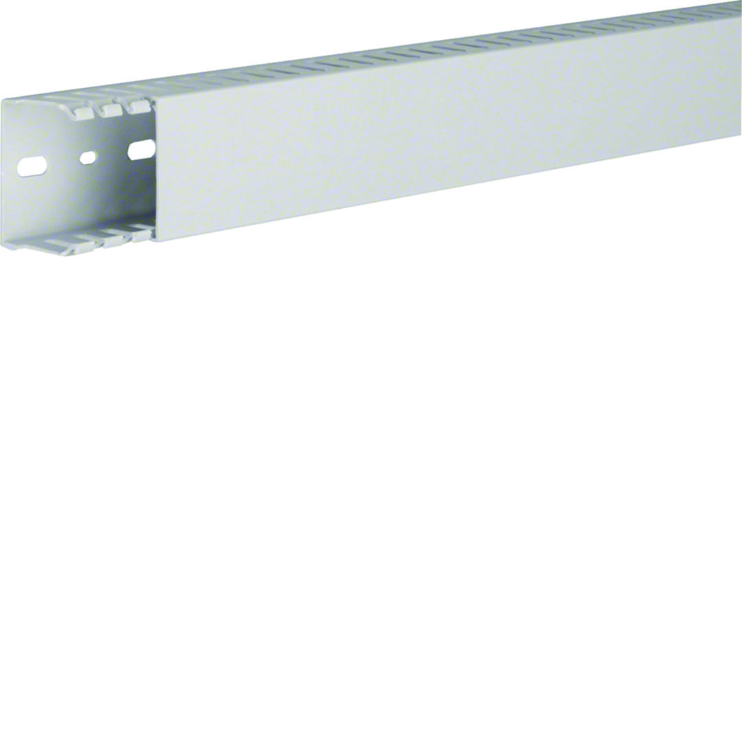 Perforált huzalozócsatorna PPO halogénmentes 37mm 50mm x 2000mm világosszürke 7.5mm HNG Hager